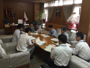 【朝の打ち合わせ】